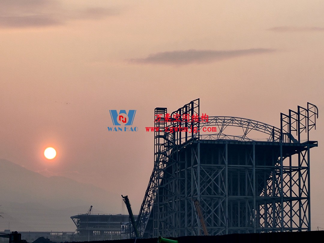 馭風逐沙，織就賽道美學——比亞迪紹興嵊州賽車場干拔沙坡觀景平臺鋼膜結構